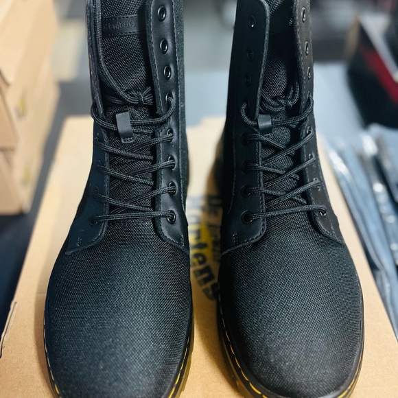 Dr. Martens Combs Boot - Men's - Picture 5 of 8